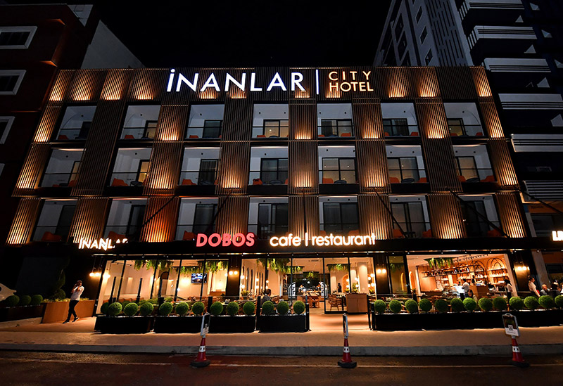 Dobos Lounge