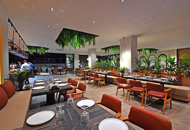 Dobos Lounge