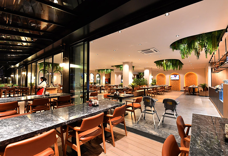 Dobos Lounge
